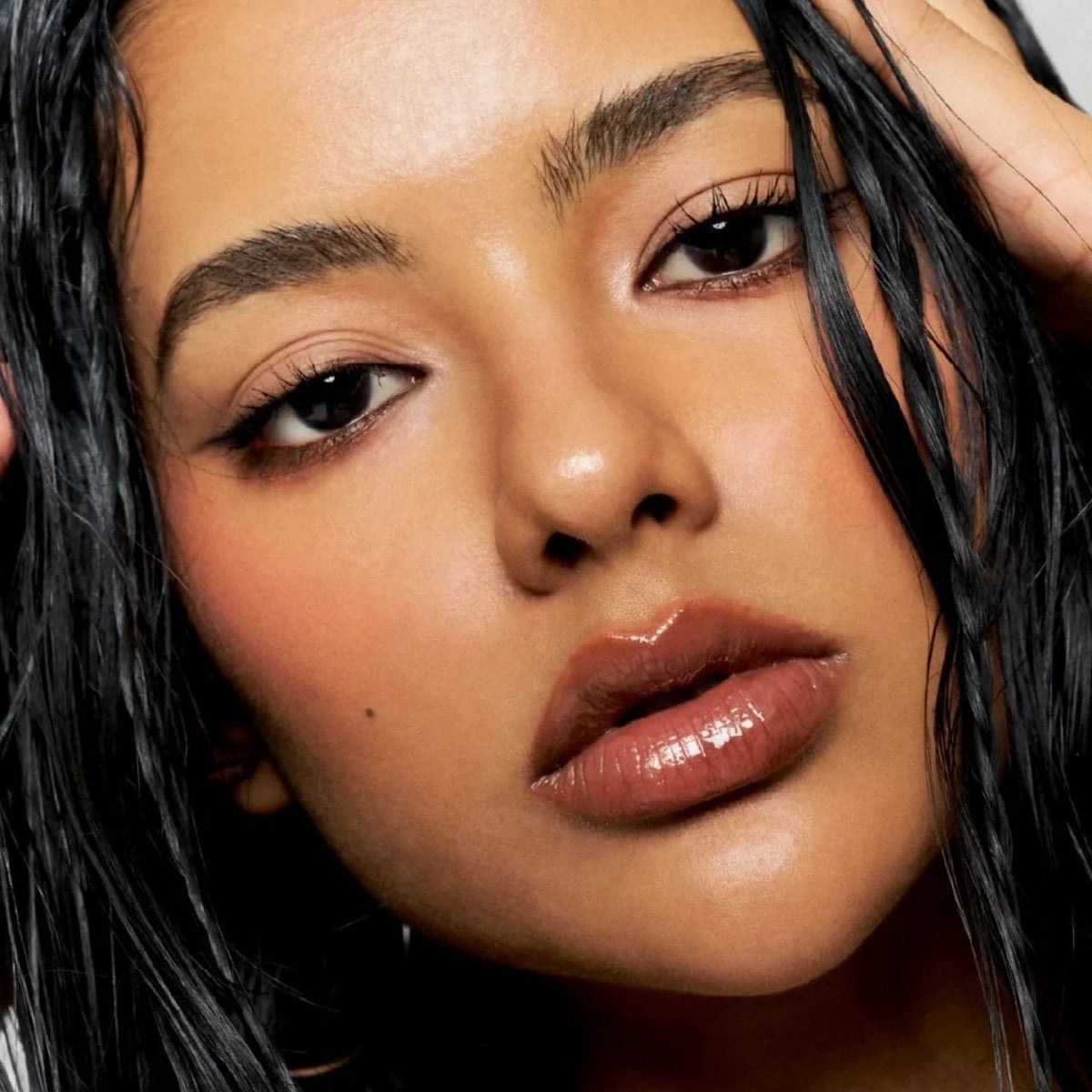 Fwee 3D Voluming Gloss, Dirty Cola 30% - 5.3 g